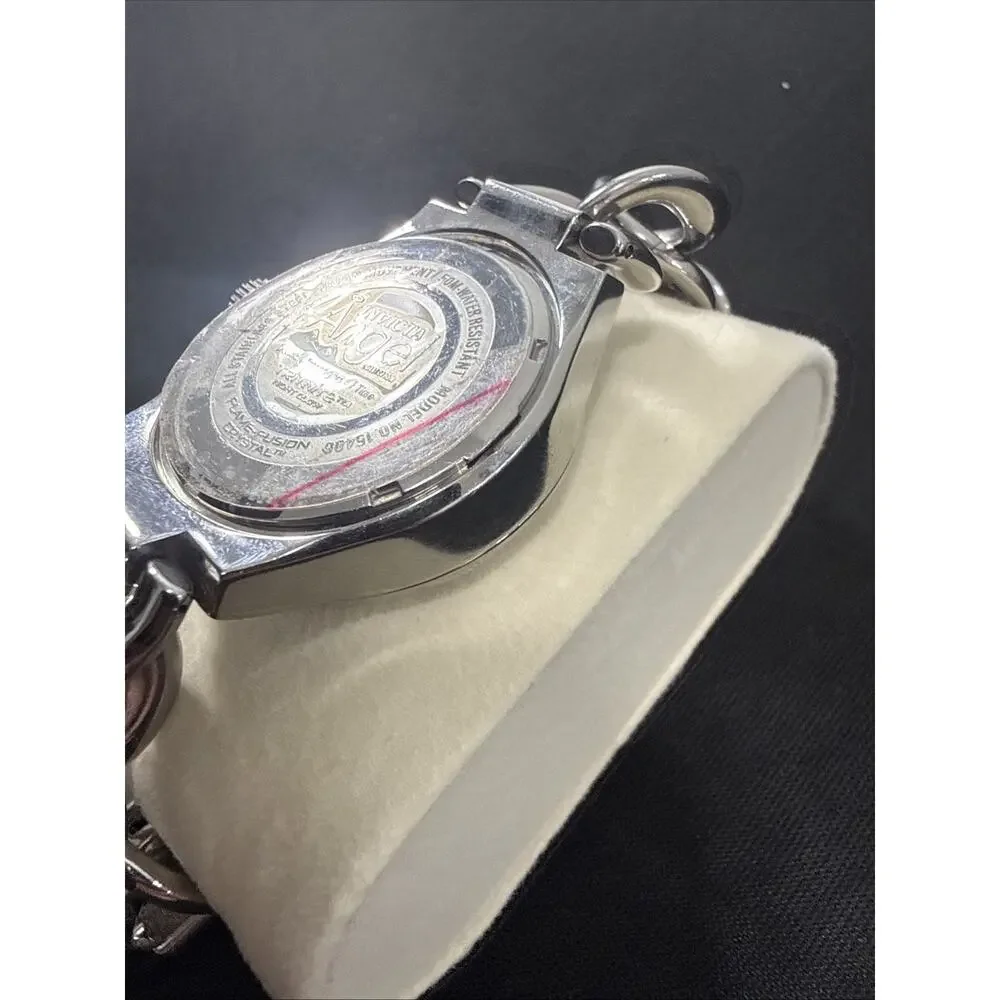 Invicta up auction
